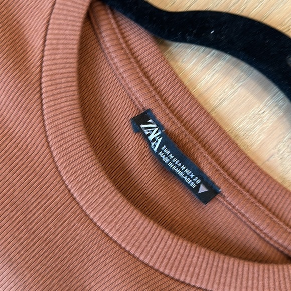 Medium Zara rushed side dress - Picture 2 of 2